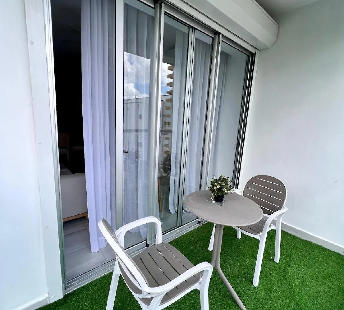 Comodo Departamento Centrico Sd Santo Domingo 0*,